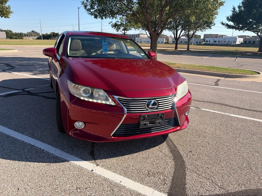 Used 2013  Lexus 350 image 8
