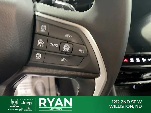New 2026 White/off-white Jeep Laredo image 27