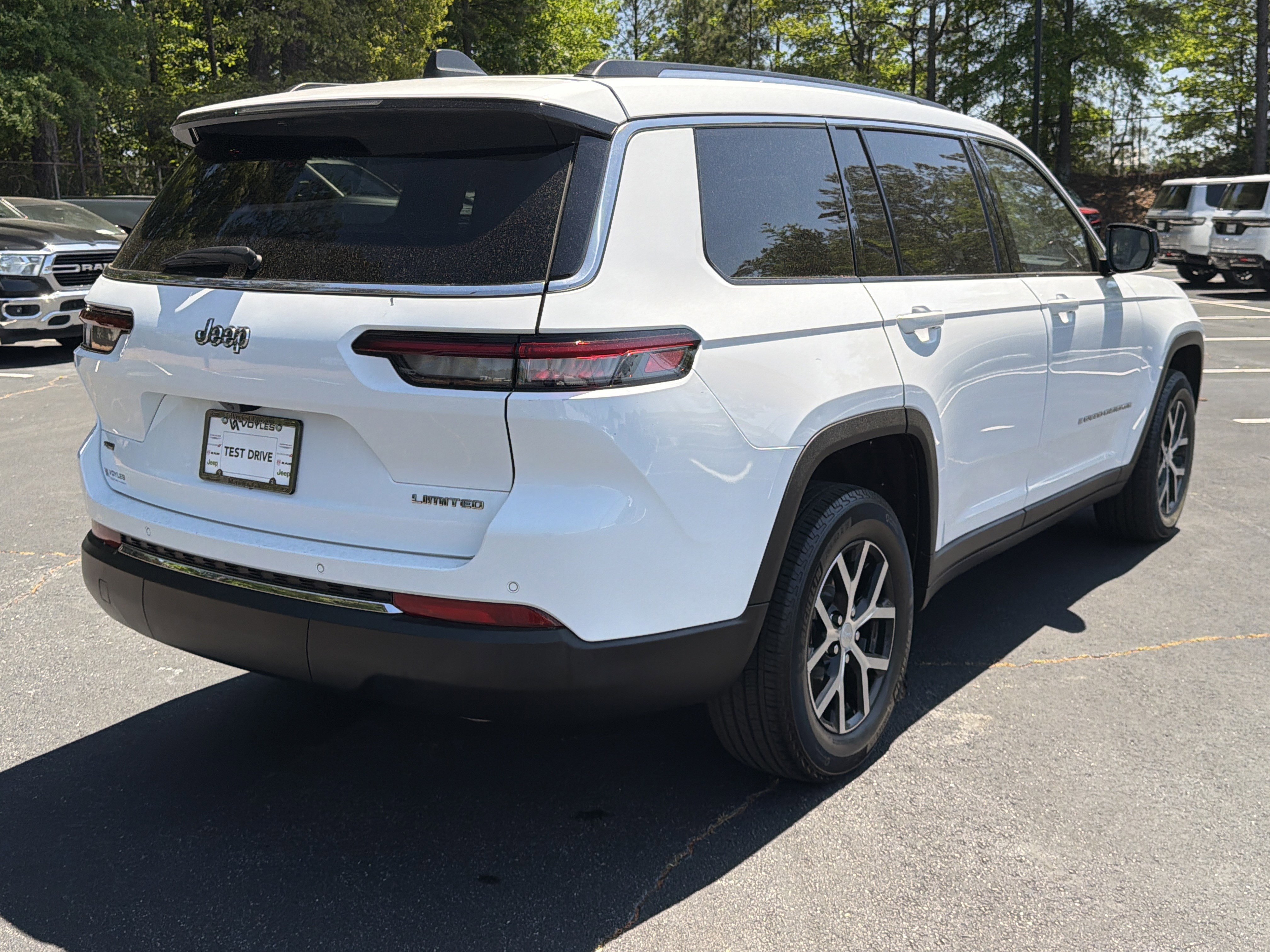 Used 2023 Bright White Clearcoat Jeep Limited image 11