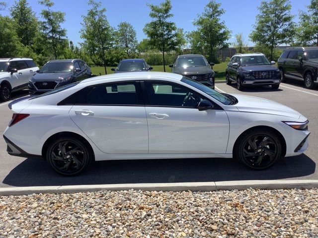 New 2026 White Pearl Hyundai SEL Sport image 4