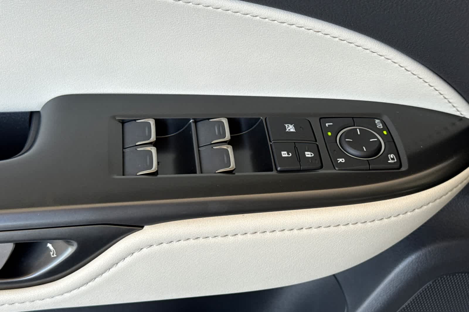 New 2026 Ultra White Lexus NX 450h+ LUXURY AWD image 13
