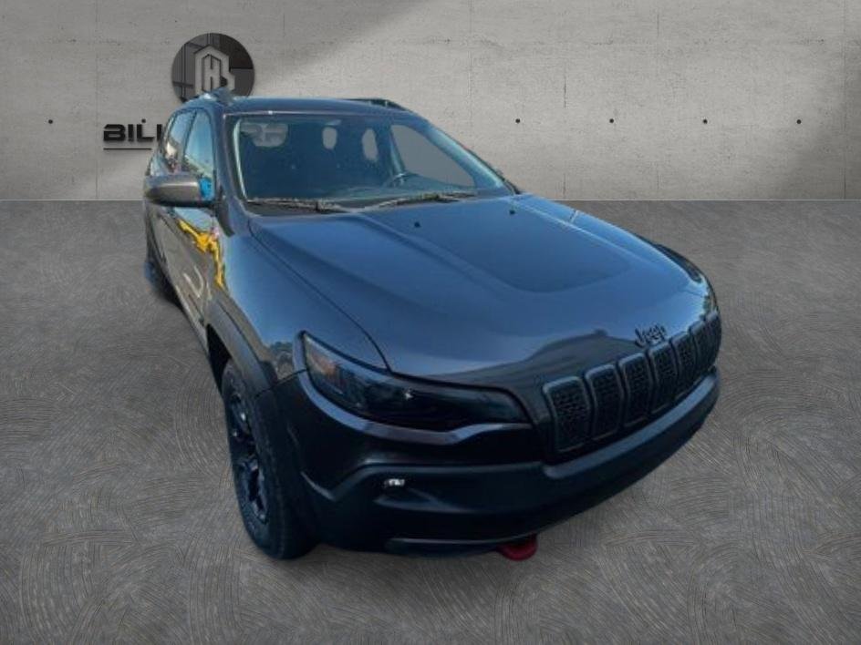 Used 2020 Gray Jeep Trailhawk image 2