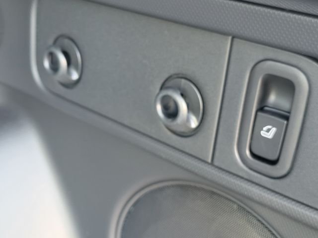 Used 2025 Crystal White Pearl Subaru Touring image 13
