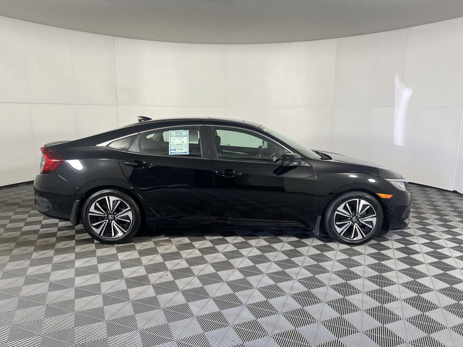 Used 2018 Crystal Black Pearl Honda EX-T image 21