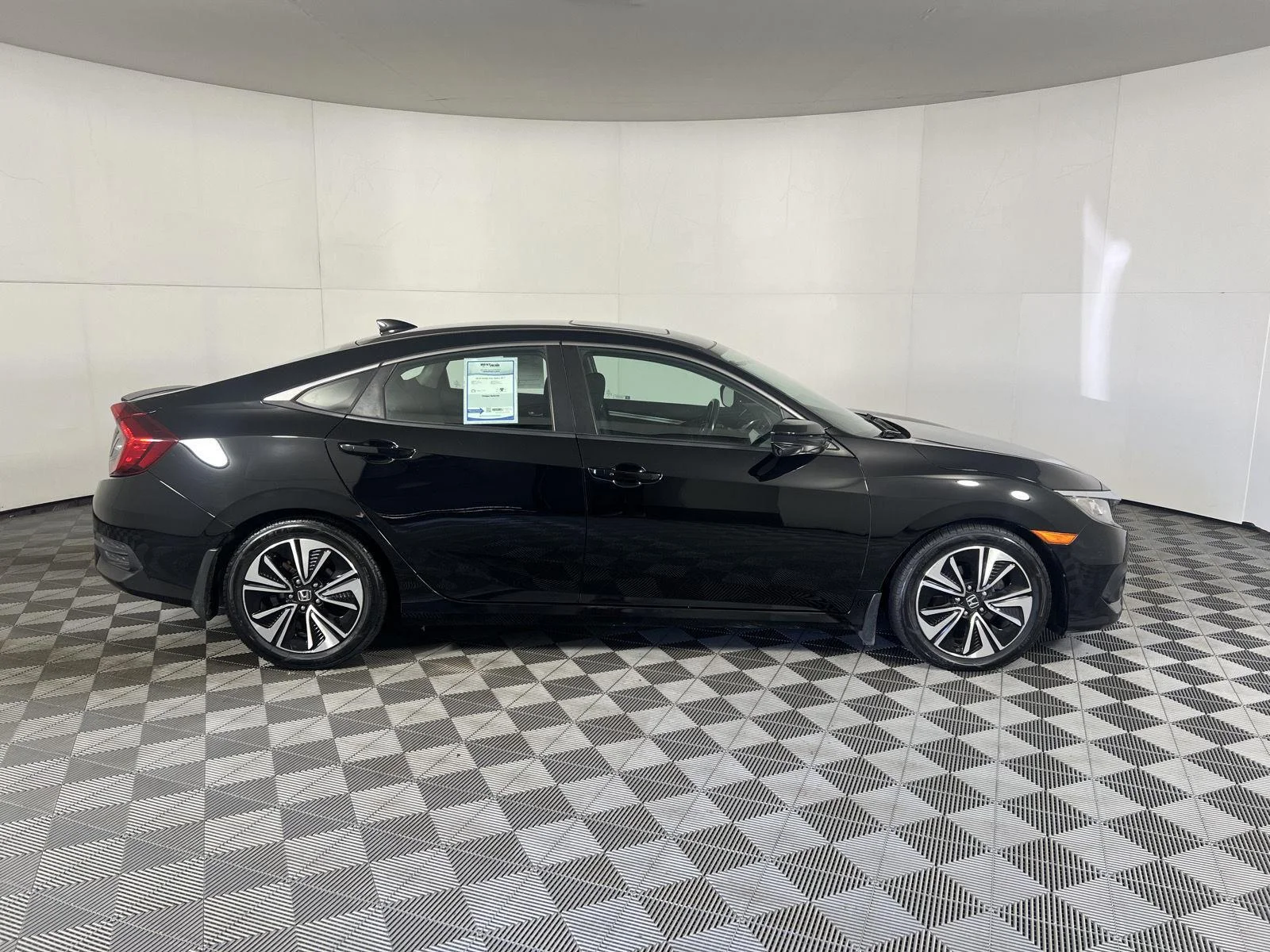Used 2018 Crystal Black Pearl Honda EX-T image 21