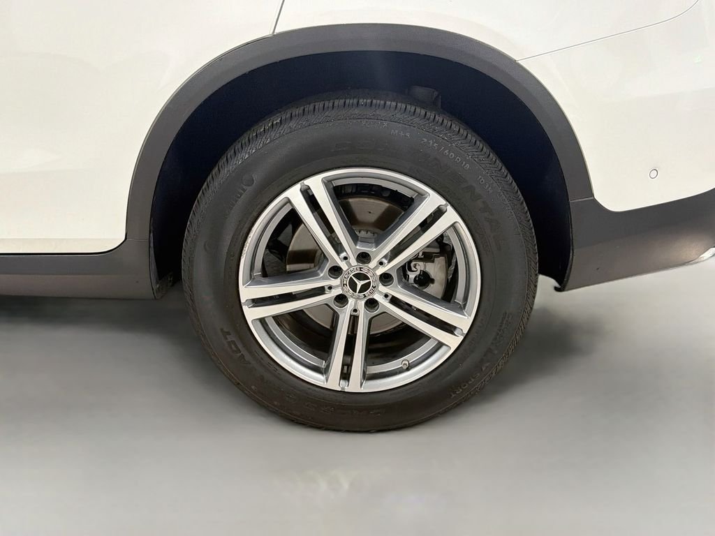 Used 2022 White Mercedes-Benz GLC 300 image 32
