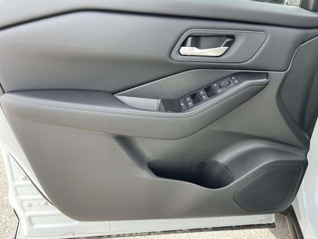 2026 Nissan Rogue SV - Photo 16