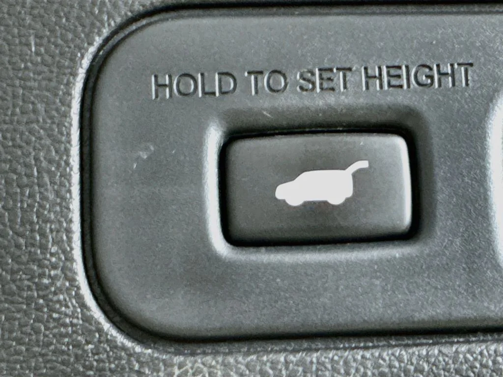 Used 2022 White Acura Advance image 32