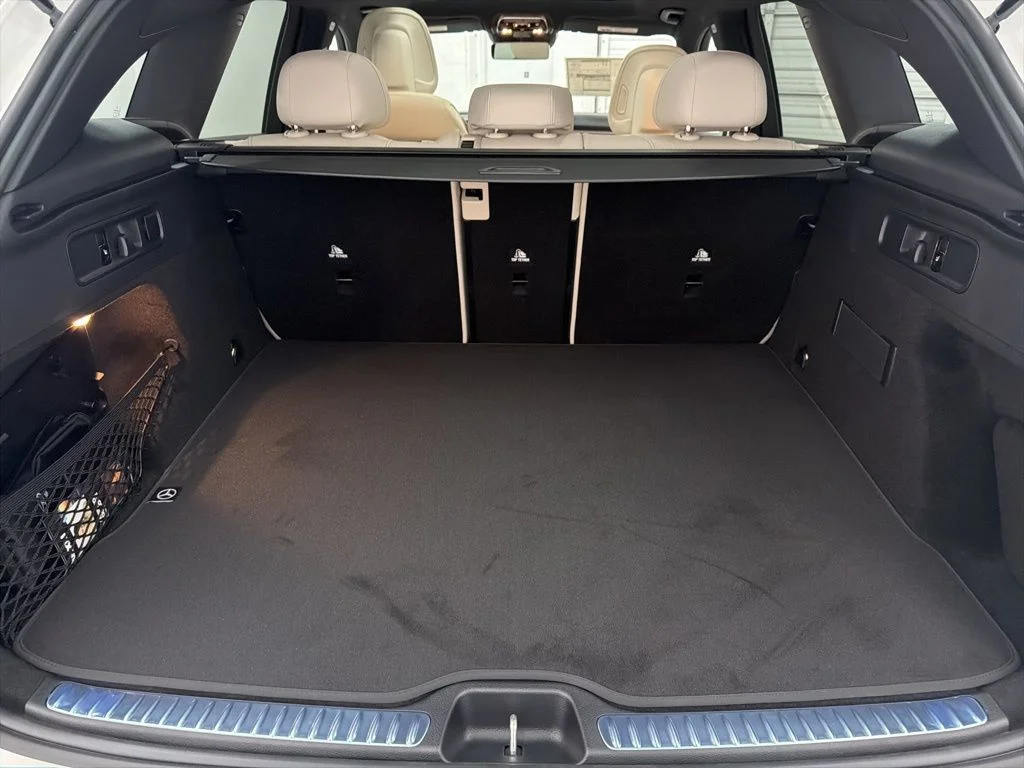 Used 2026 White Mercedes-Benz GLC 300 image 23