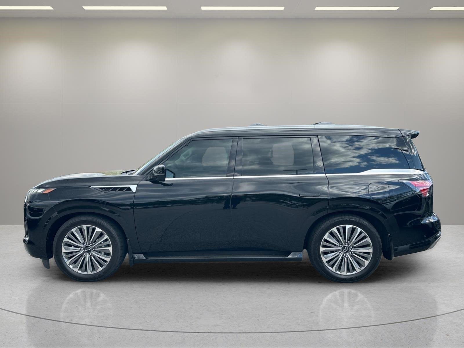New 2026 BLACK OBSIDIAN INFINITI Luxe 4WD image 2