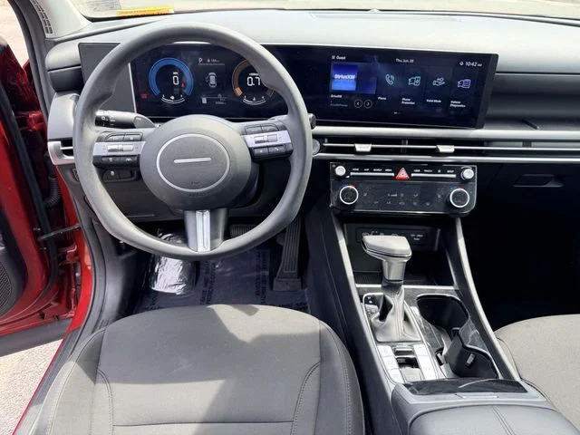 Used 2025 Red Hyundai SEL image 17