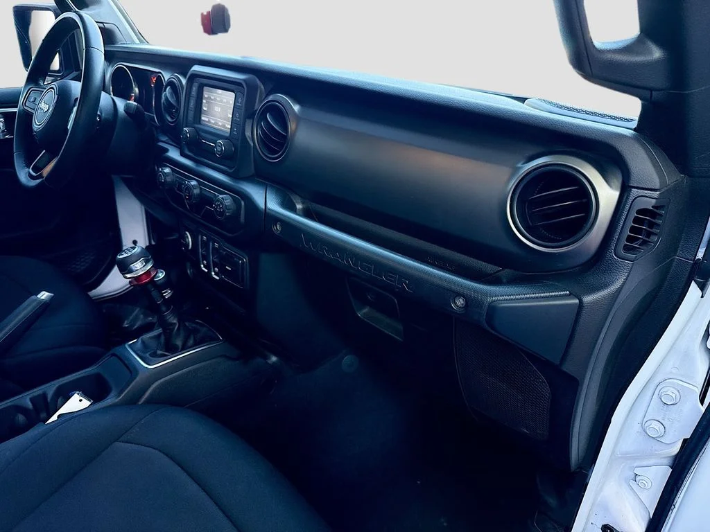 Used 2019 Bright White Clearcoat Jeep Sport S image 27