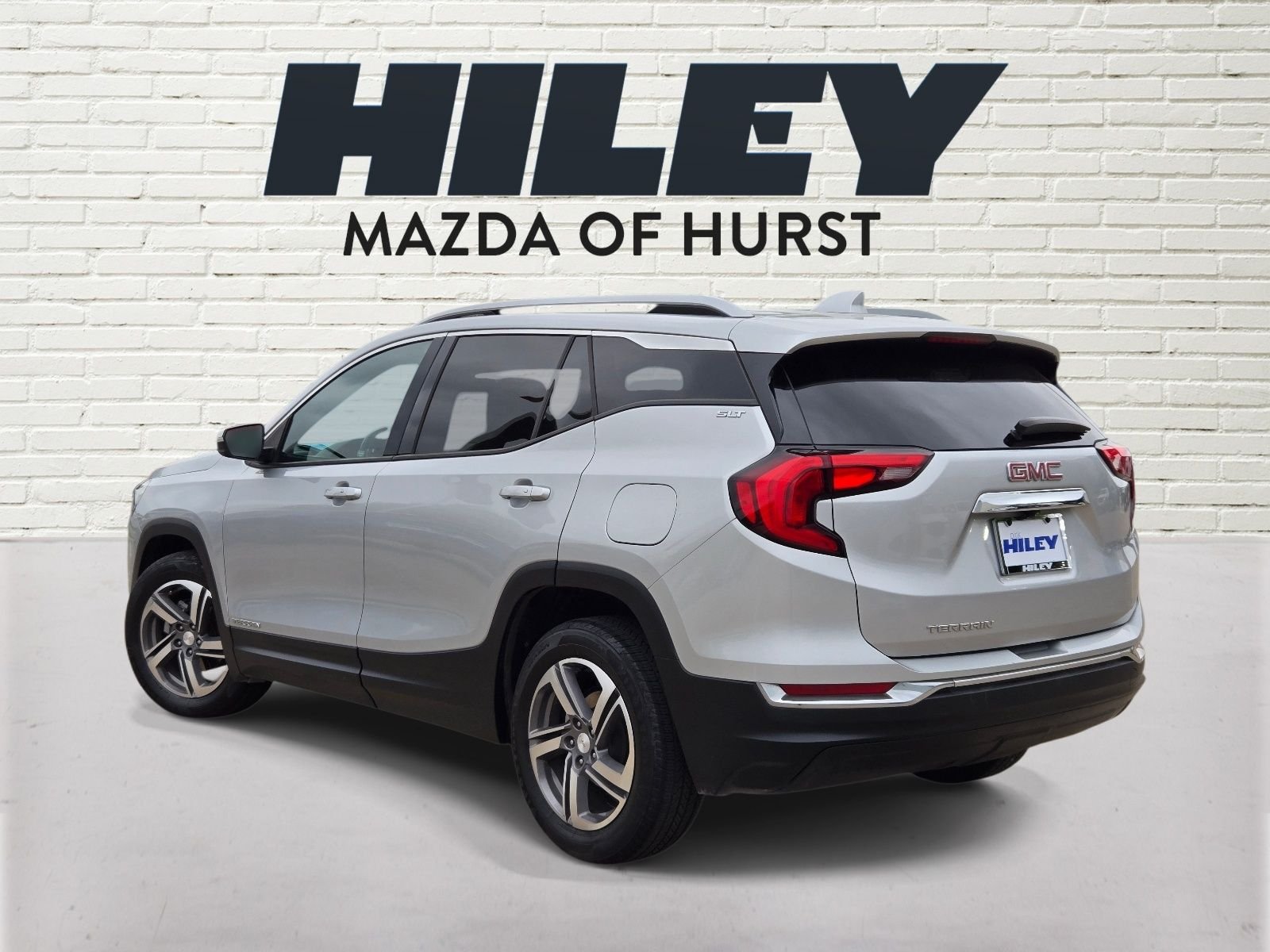 View vehicle photo 4