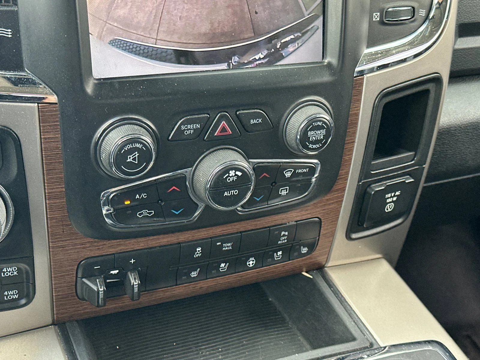 Used 2014 Bright White Clearcoat Ram Laramie image 19