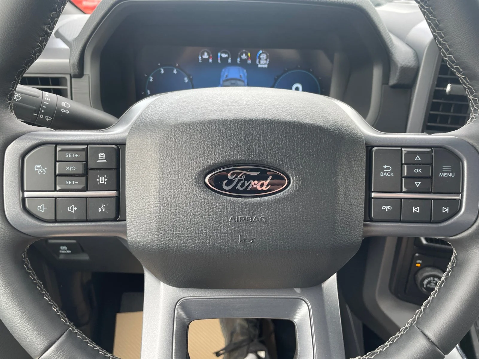 New 2026 Carbonized Grey Metallic Ford XLT image 21