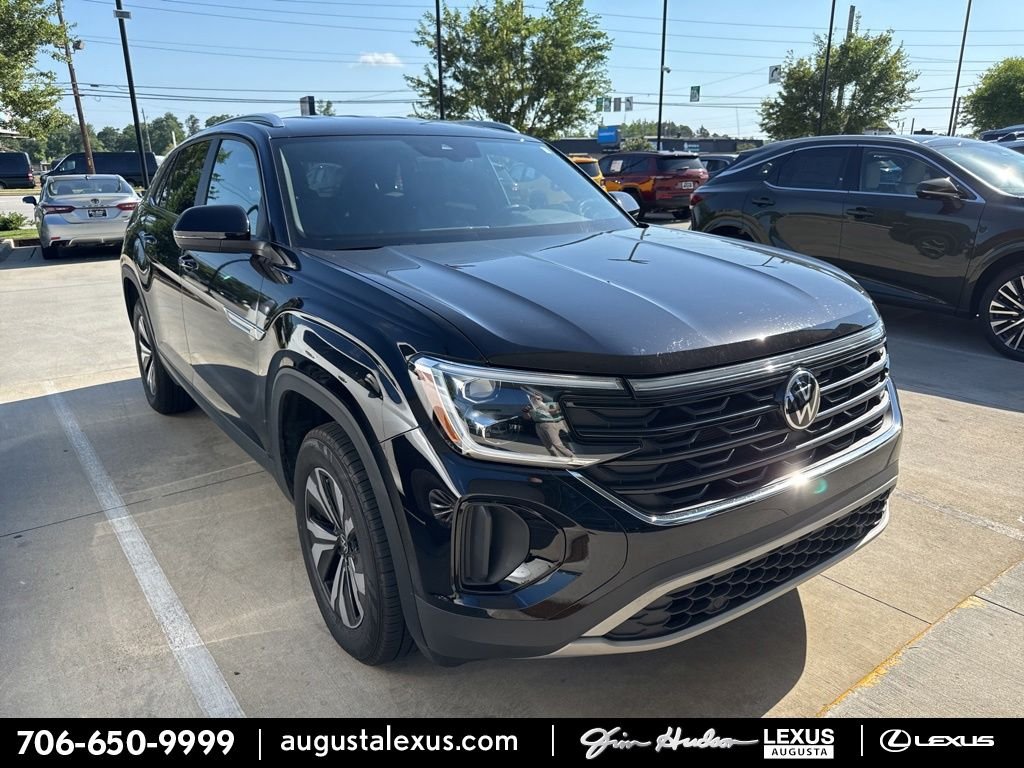 2024 Volkswagen Atlas Cross Sport 2.0T SE's photo