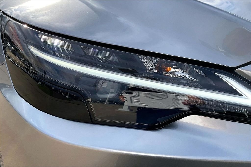 Used 2025 Silver Lexus 350 Premium Plus image 31