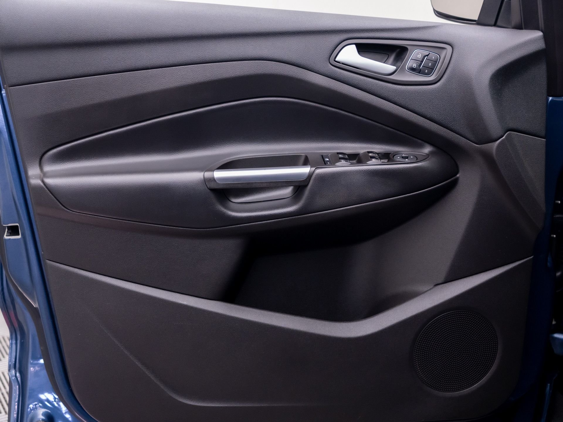 Used 2018 Blue Ford Titanium image 14