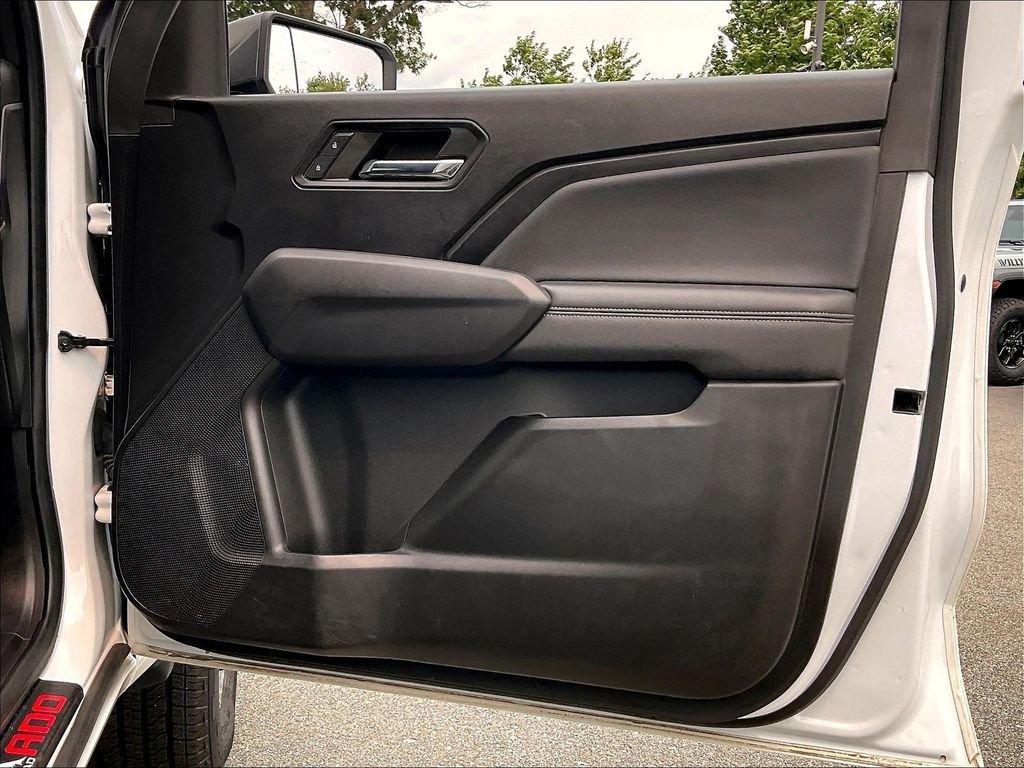 Used 2023 Summit White Chevrolet LT image 11