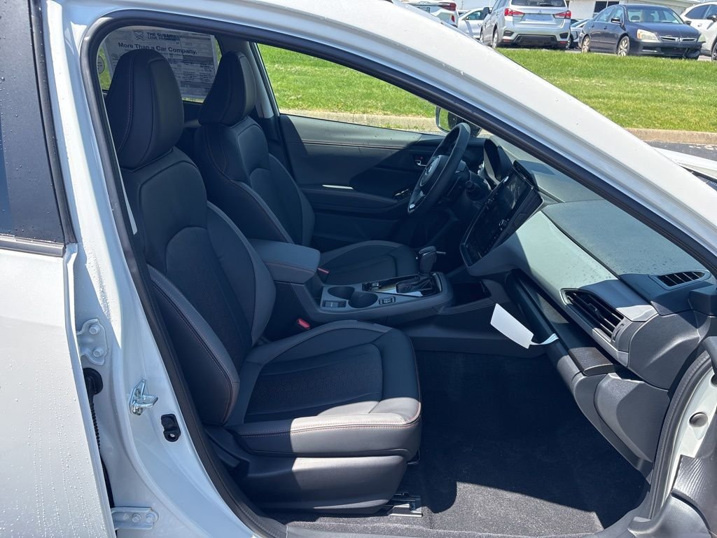 New 2026 CRYSTAL WHITE PEARL Subaru Limited image 5