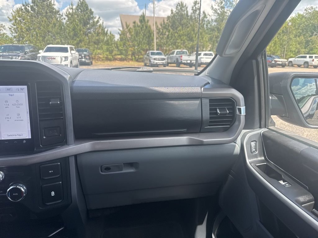 Used 2025 Black Ford XLT image 37