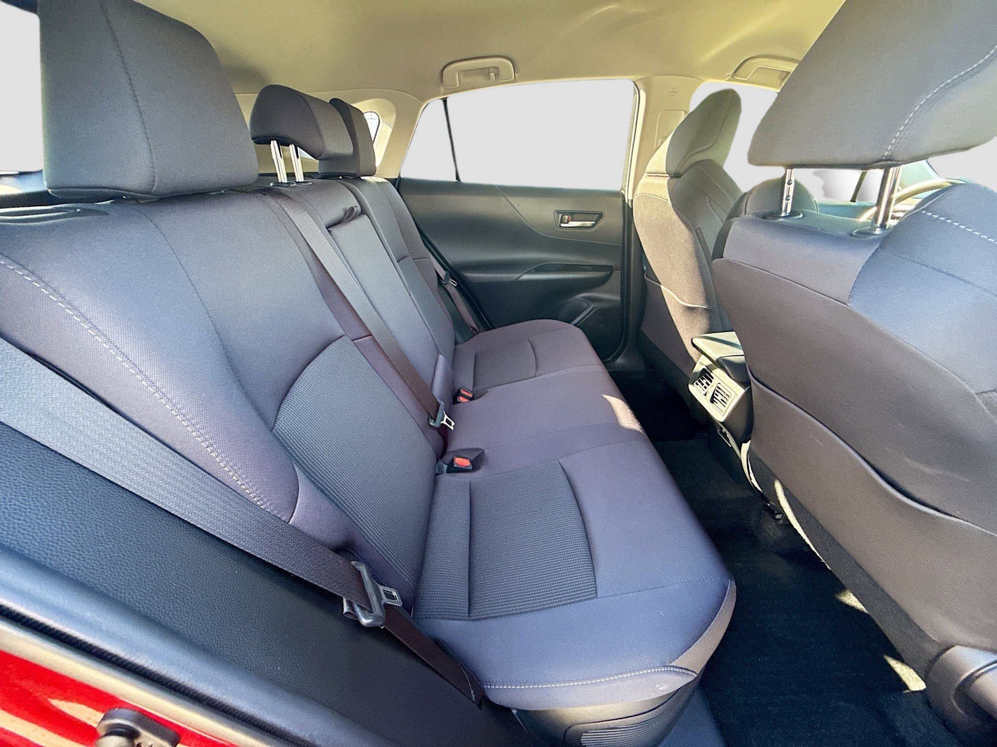 2022 Toyota Venza LE - Photo 27