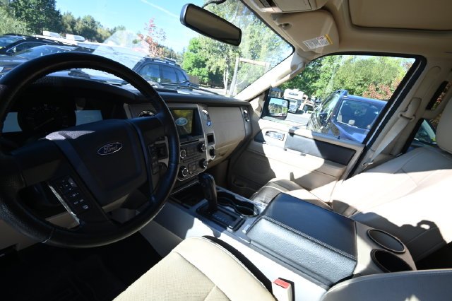 Used 2017 White Ford XLT image 9