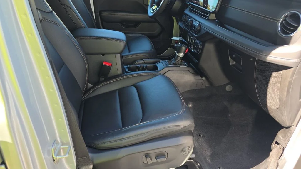 Used 2024 Silver Jeep Sahara 4xe image 5