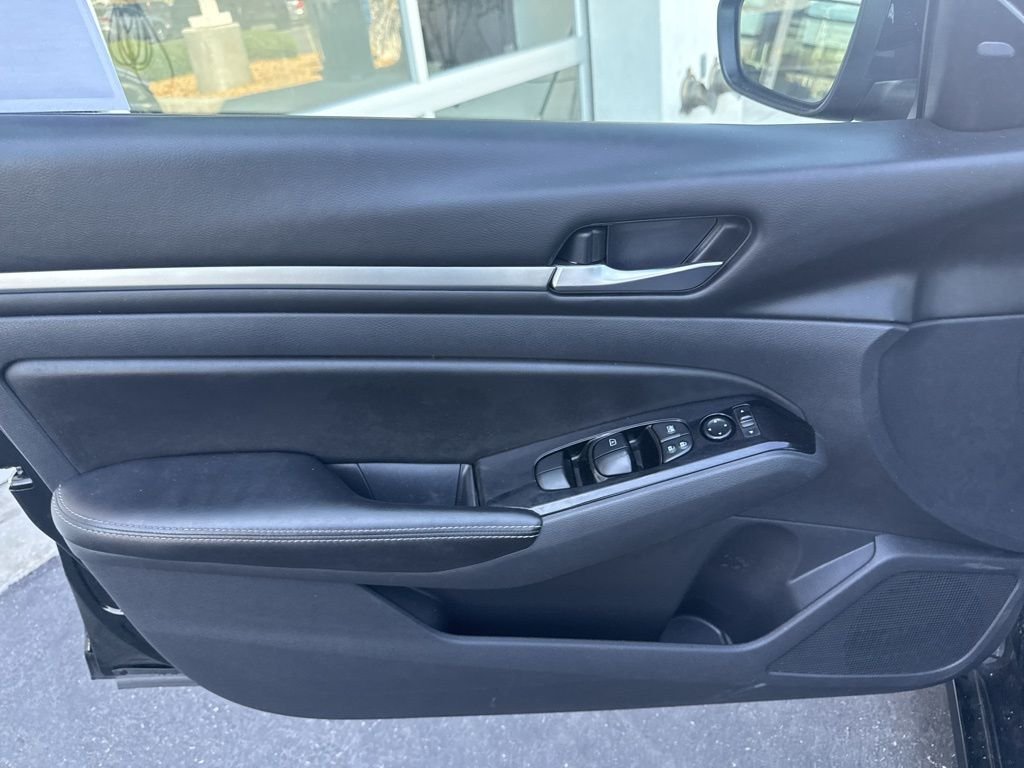 2023 Nissan Altima SV - Photo 14