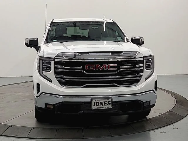 Used 2025 White GMC SLT image 3