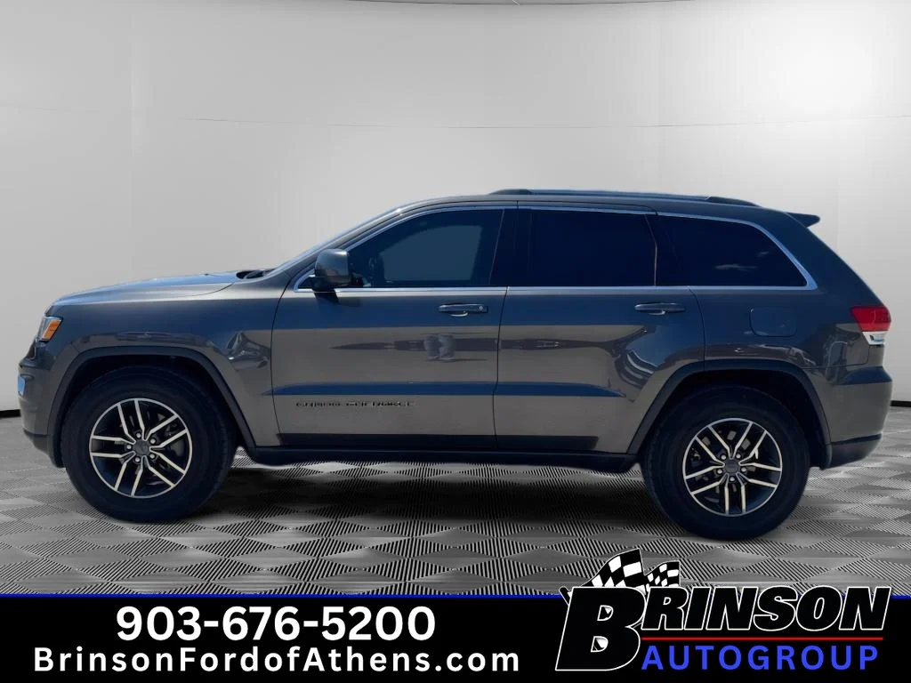 Used 2019 Granite Crystal Clearcoat Metallic Jeep Laredo E image 8