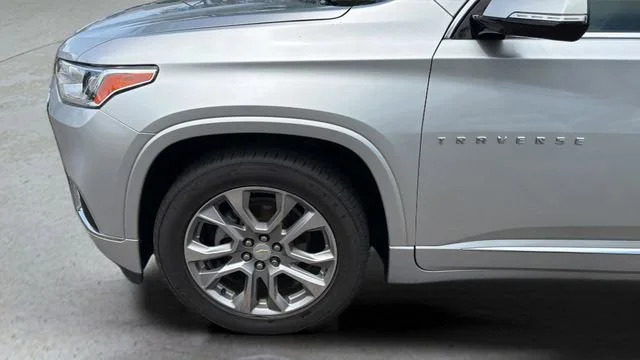 Used 2019 SILVER ICE METALLIC Chevrolet Premier image 35