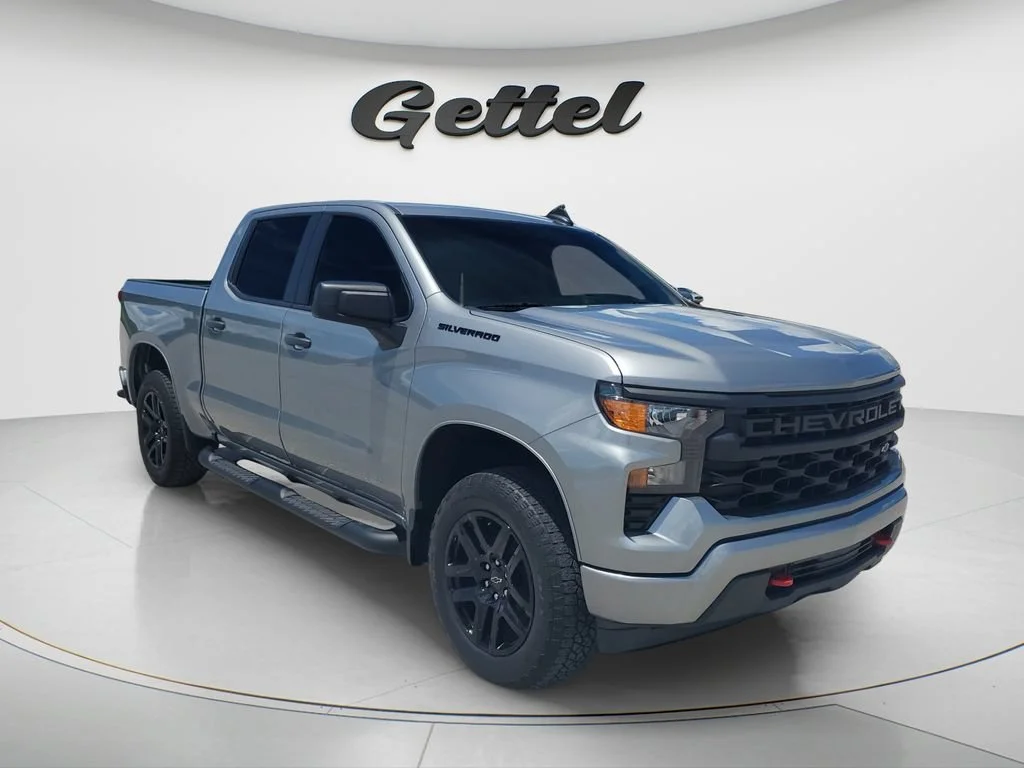 Used 2023 STERLING GRAY METALLIC Chevrolet Custom image 3