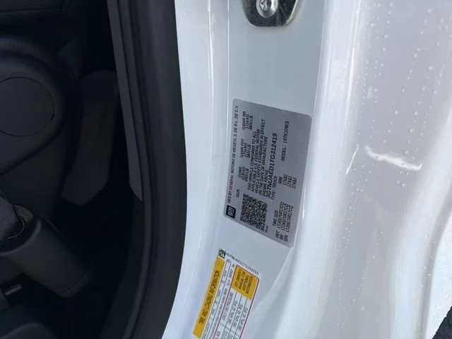 New 2026 Summit White GMC Pro image 30