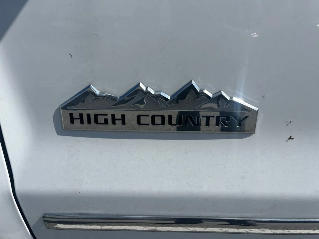 Used 2015 SUMMIT WHITE Chevrolet High Country image 4
