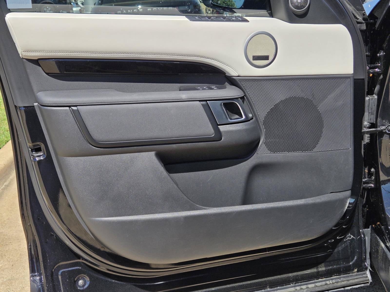 Used 2025 Black Land Rover S image 24