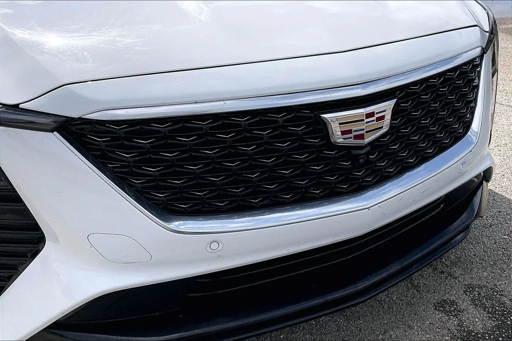 Used 2025 White Cadillac Premium Luxury image 34
