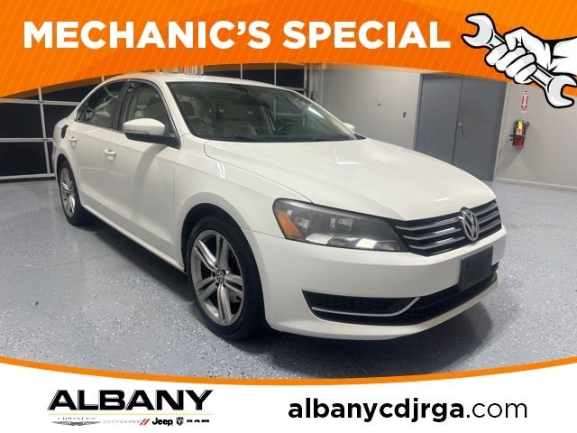Used 2014 White Volkswagen 2.5 SE image 1