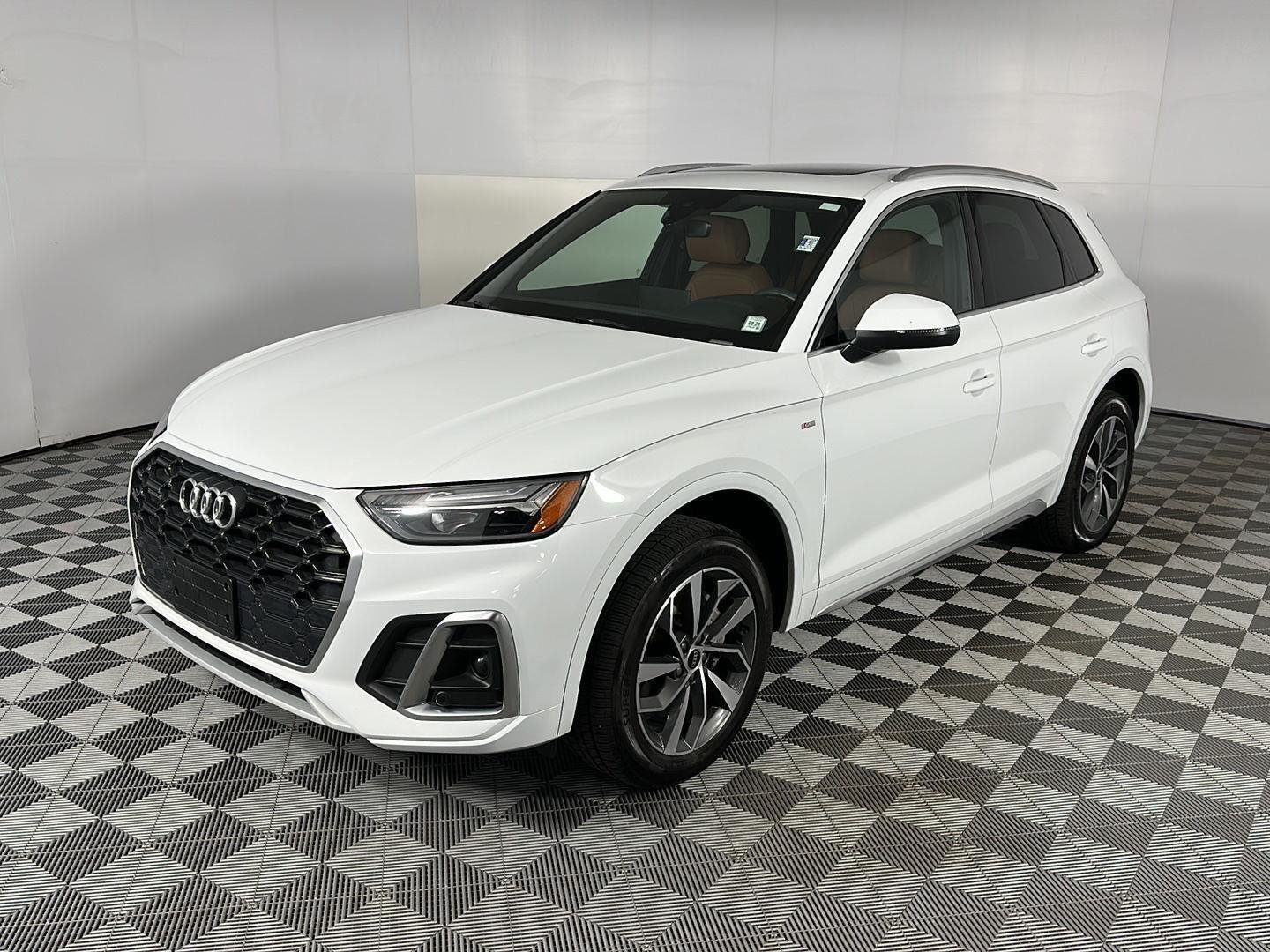 Used 2023 Glacier White Metallic Audi S line Premium image 14