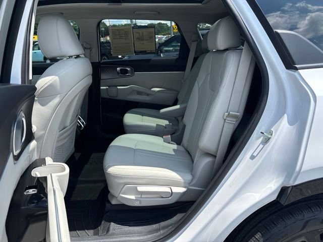 Used 2022 White Kia SX image 26
