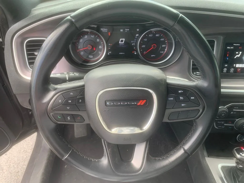 Used 2022 Granite Crystal Metallic Clearcoat Dodge SXT image 11
