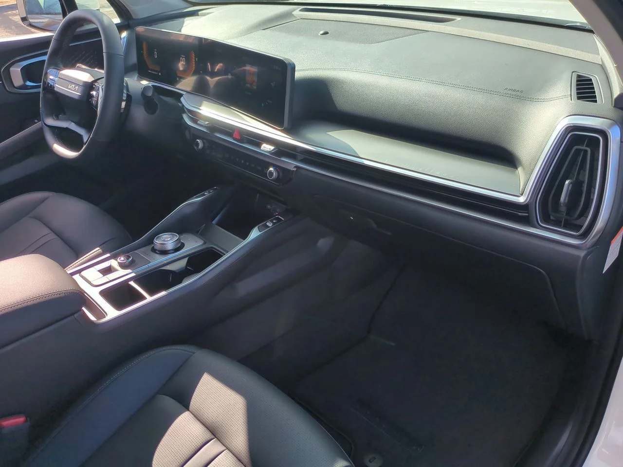 New 2026 Snow White Pearl Kia EX image 28