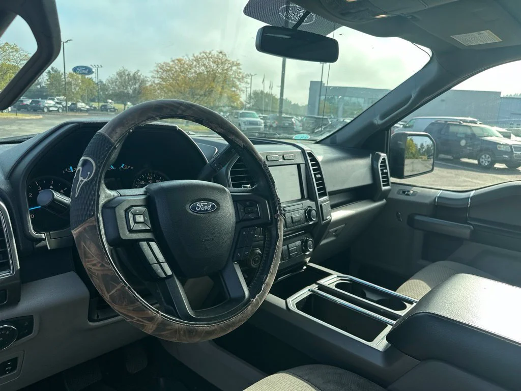 Used 2018 Blue Ford XLT image 9