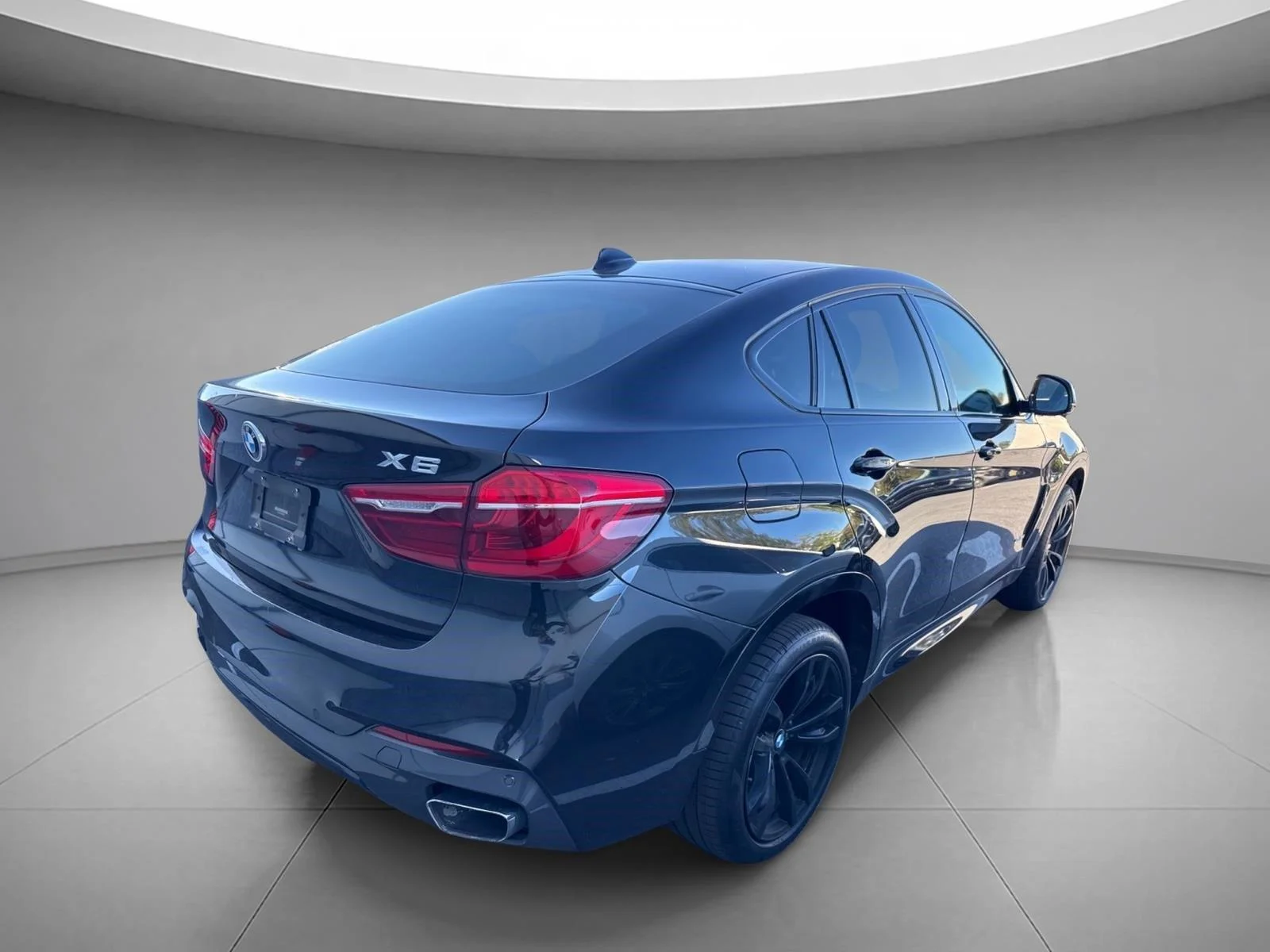 Used 2018 Black Sapphire Metallic BMW xDrive35i image 13