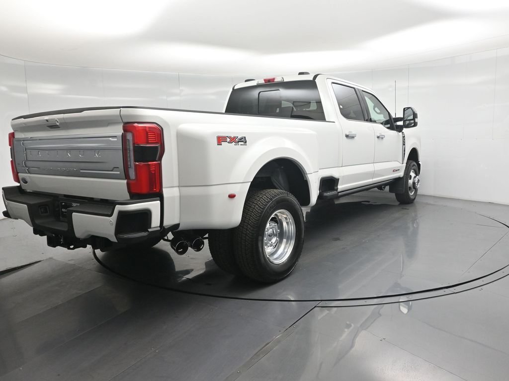 New 2026 Star White Metallic Tri-Coat Ford Platinum image 25