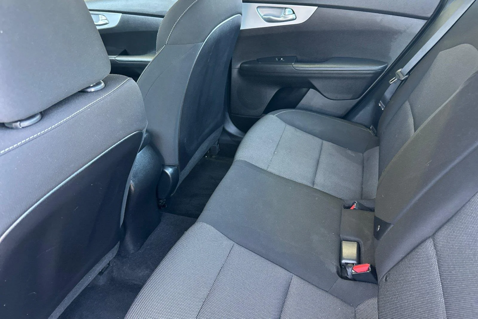 Used 2023 Snow White Pearl Kia LXS image 12