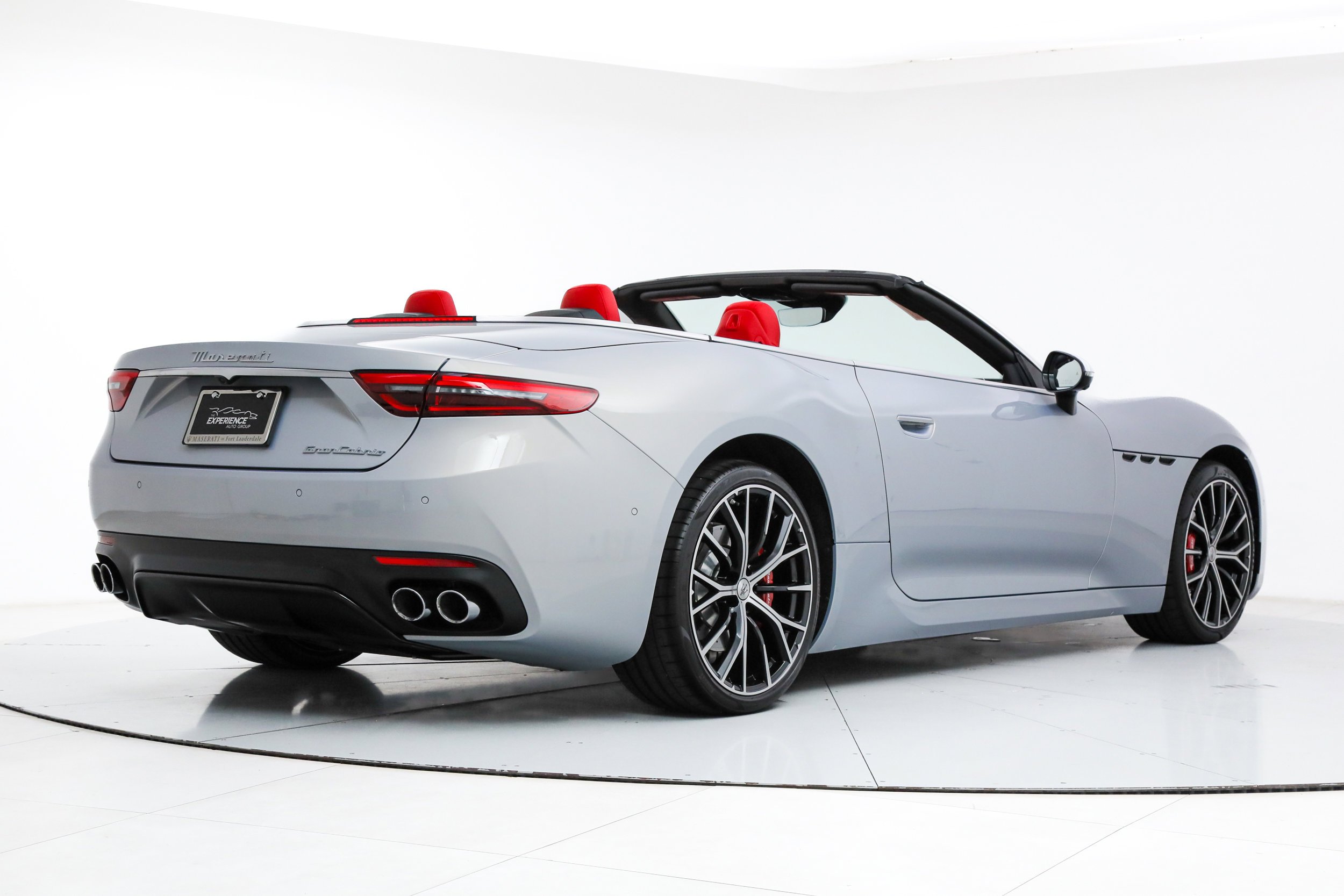 Used 2026 White Maserati  image 7