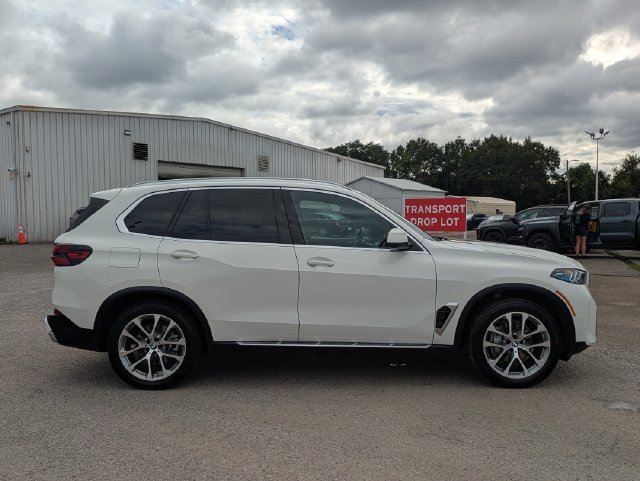 Used 2026 White BMW sDrive40i image 6