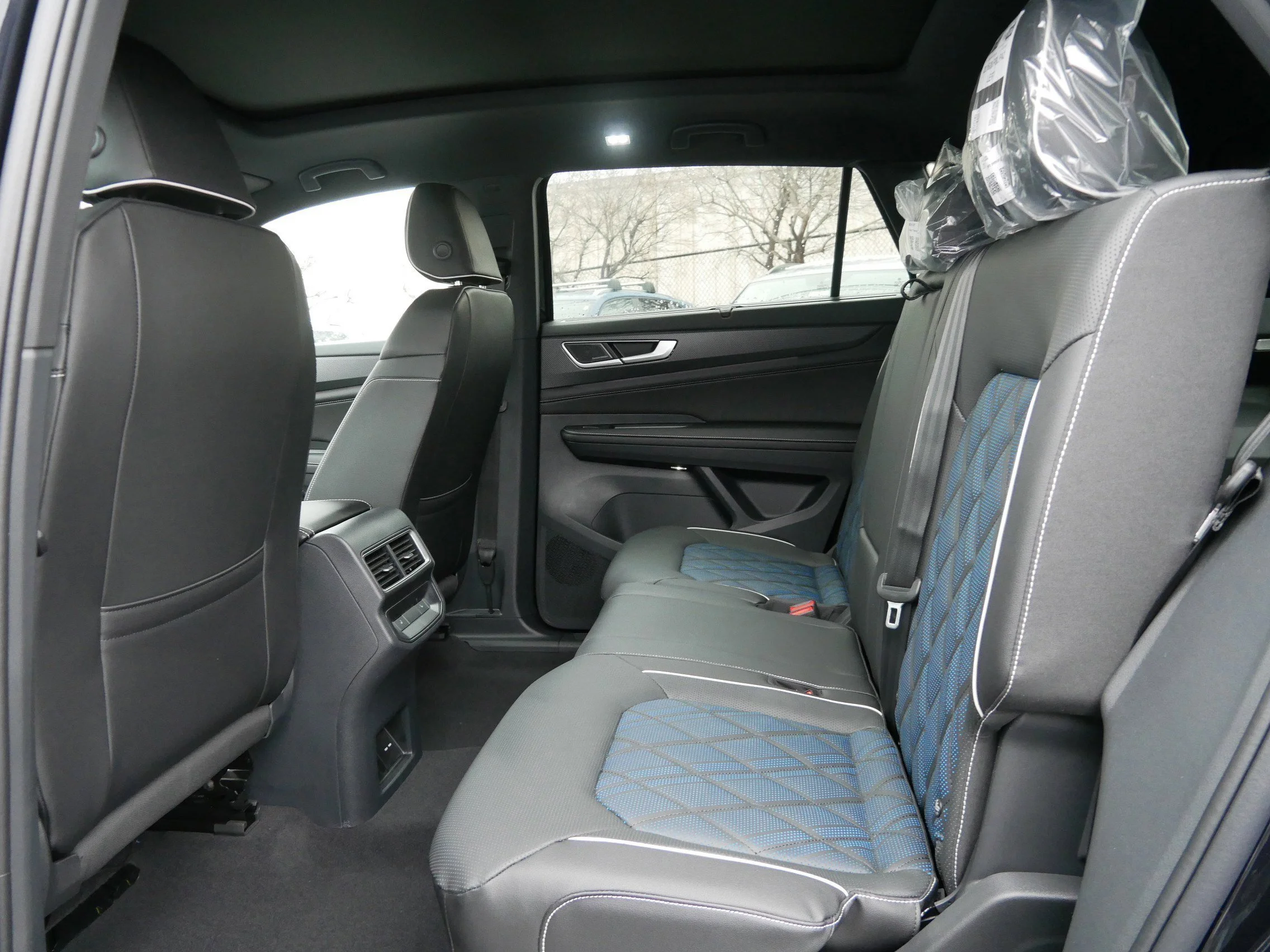 New 2026 Deep Black Pearl Volkswagen 2.0T SEL Premium R-Line image 5