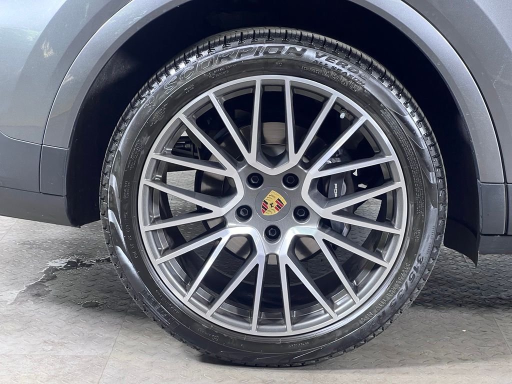 Certified Used 2023  Porsche  image 13